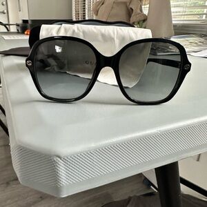 GUCCI SUNGLASSES ❤️🤍💚